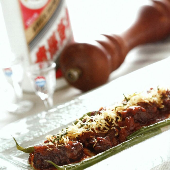 Ragoût de jarret de bœuf au Moutai avec purée de taro